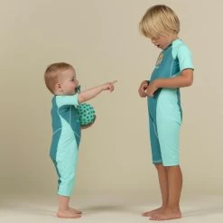 Combinaison Anti UV Bébé Kloupi Vert Imprimé SAVANE -Pas Cher Nautisport Magasin combinaison anti uv bebe kloupi vert imprime savane 4